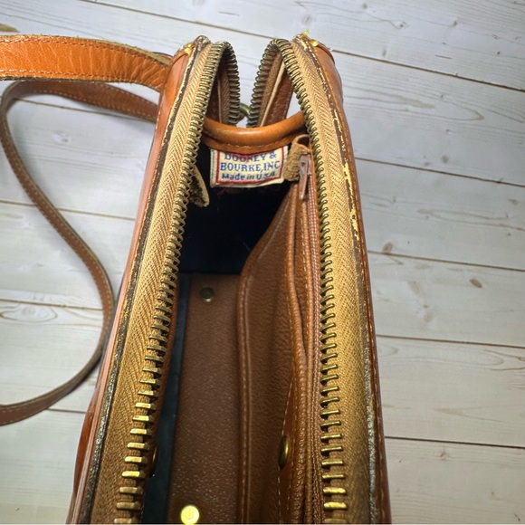 Dooney & Bourke Navy/Tan Crossbody Bag - Picture 7 of 8